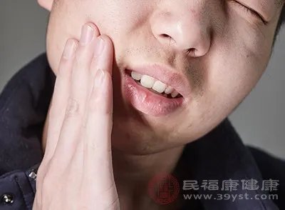牙痛的原因 牙齿清洁不好会有这个症状
