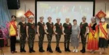 八旬老爷爷上演养老院时装秀,这样的方式对他们的生活有何影响?
