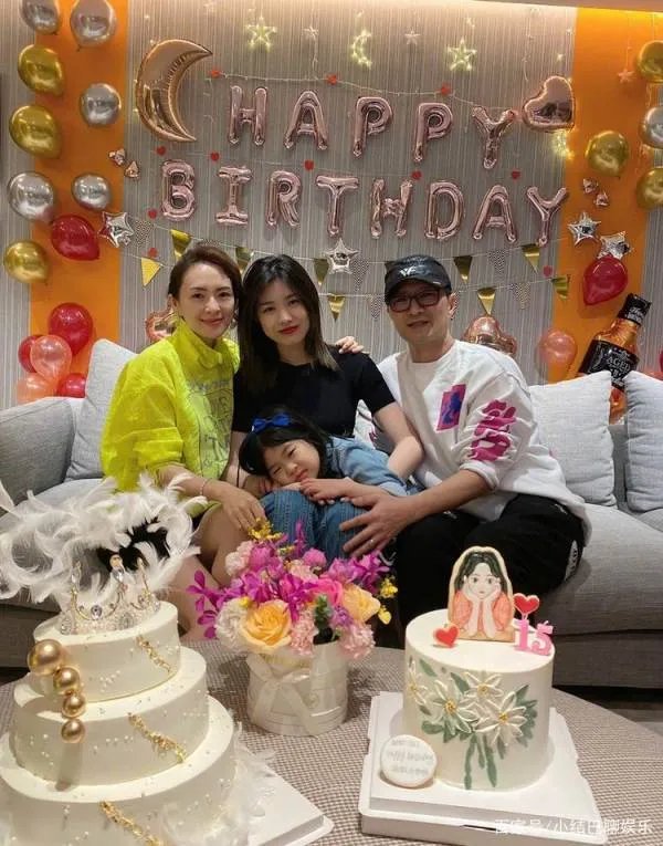 章子怡汪峰为大女儿庆生,这么漂亮确定是15岁吗?