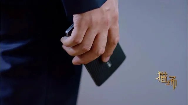 贾衣玫离开公司后，罗伊人会进到郑秋冬的公司吗？