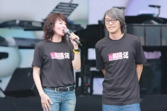 网传周星驰做的善事一点不比古天乐差，还捐过骨髓是真的么？