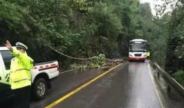 中秋假期有大范围强降雨,超10省份受影响,如何预防次生灾害的发ǔ
