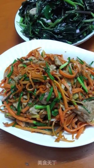 红萝卜炒肉