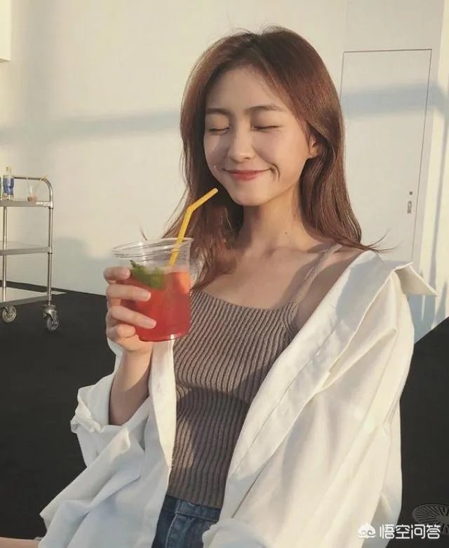 有好看的手机壁纸吗或者聊天背景图吗?求推荐?
