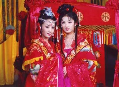 《上错花轿嫁对郎》的片头曲叫什么名字?