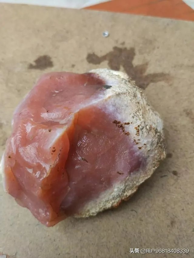 南红玛瑙原石多少钱，怎样购买南红玛瑙原石？