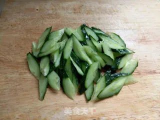 黄瓜炒肉片